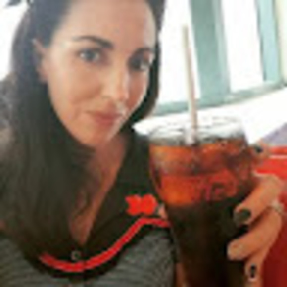 Meet your Posher, Mandie - Picture 1 of 1